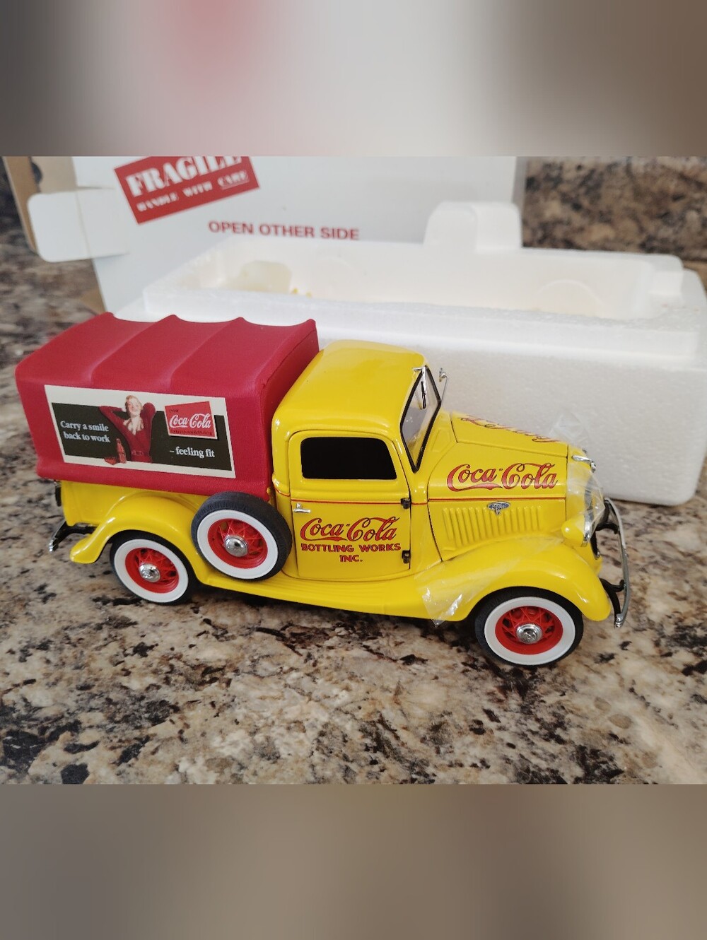 Danbury Mint 1/24 1938 Coca-Cola GMC Canvas Delivery Truck New